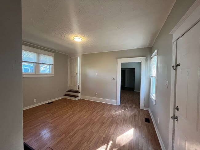 Building Photo - Cozy 3BR/1Ba house with small unfinished basement- LEASING SPECIAL - MOVE IN BY 5/31/2026 AND REC...