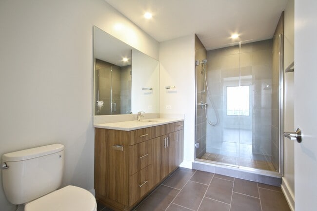 Foto del edificio - 2111 S Halsted St