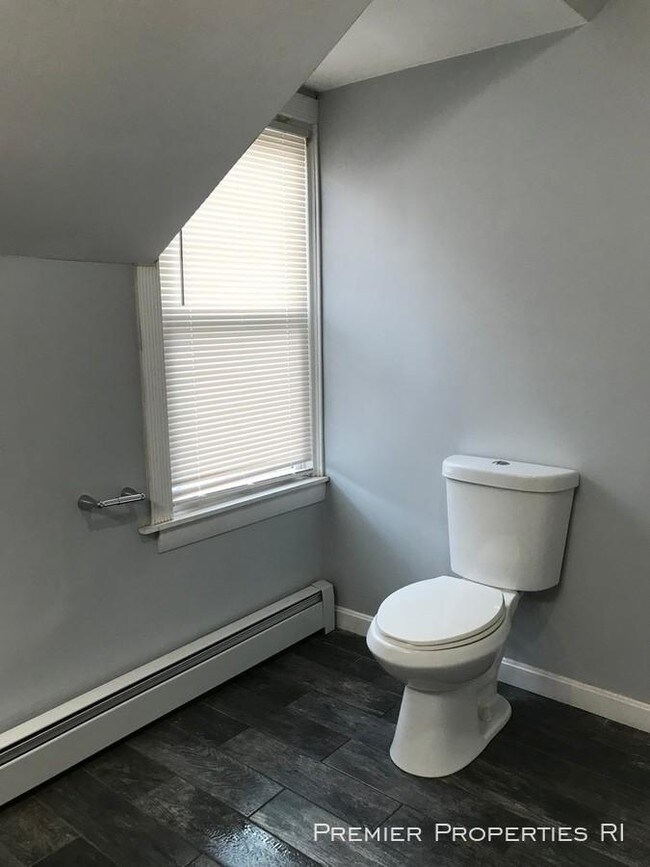 Foto del edificio - 3 bedroom in North Providence RI 02911