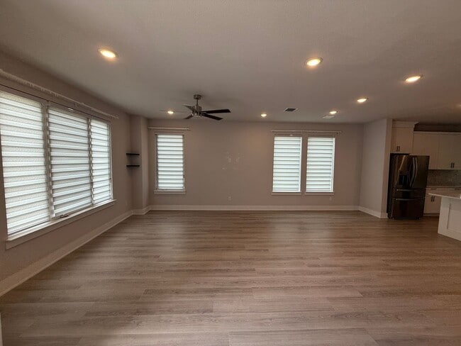 Building Photo - 3 Bedroom Townhome in Arlington