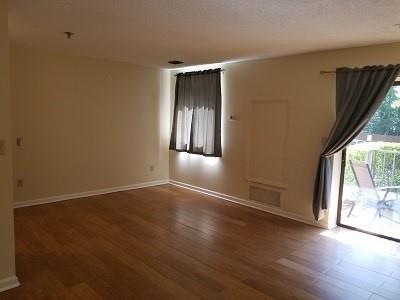 Foto del edificio - 300 Johnson Ferry Rd