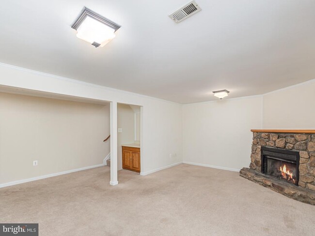 Building Photo - 6648 Greenleigh Ln