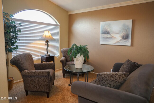 Foto del edificio - 6139 E Rochelle St