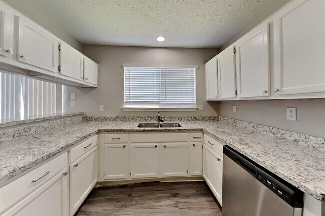 Foto del edificio - 11831 Oakner Dr