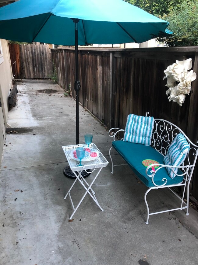 Outside patio - 346 Rose Ave