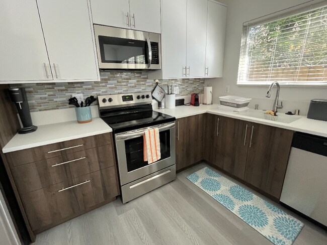Foto del edificio - 5120 Rockland Ave