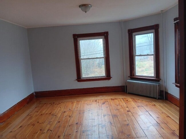 Building Photo - 76 Osgood St