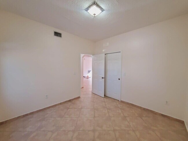 Foto del edificio - 8510 NW 141st Ln