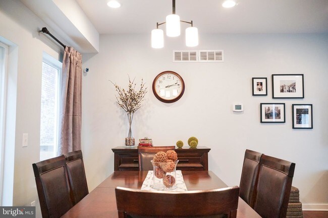 Foto del edificio - 2517 E Cambria St