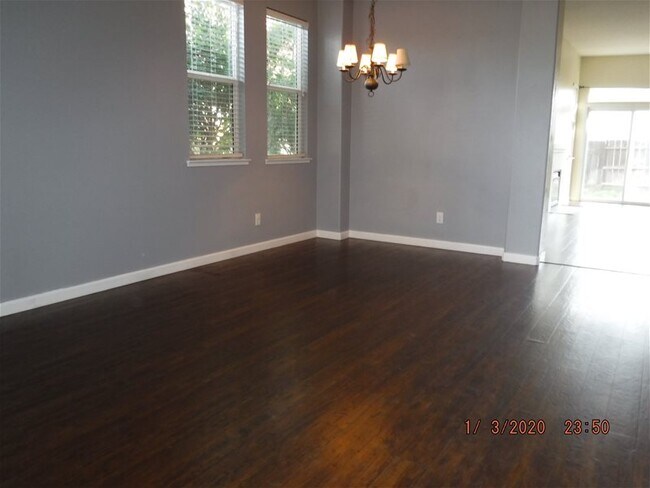 Building Photo - 2341 Arizona Way