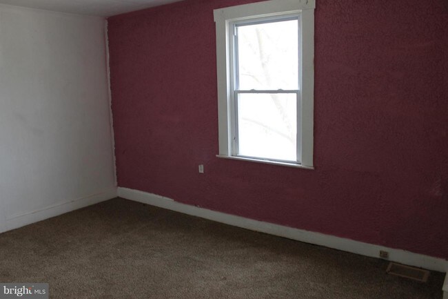 Building Photo - 7621 Cypress Ave