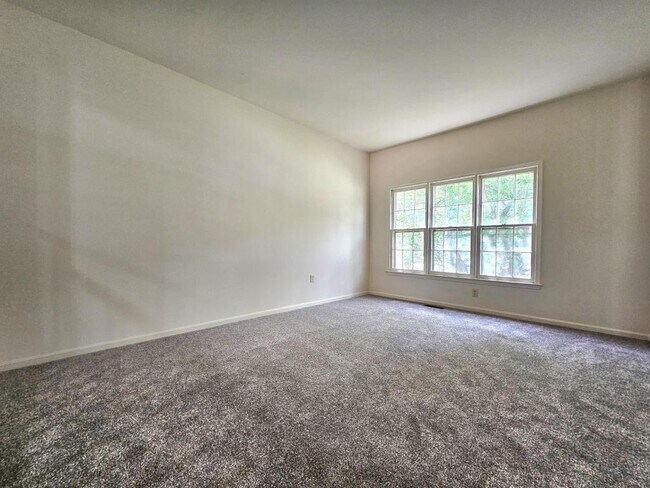 Building Photo - 4719 Gainsborough Dr