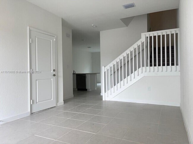 Foto del edificio - 2682 SE 11th Ct