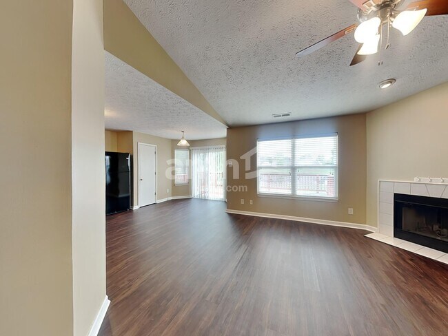 Foto del edificio - 1437 Linden Way