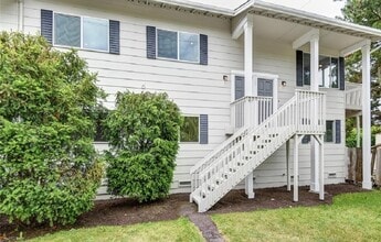 Building Photo - 107 N 90th St
