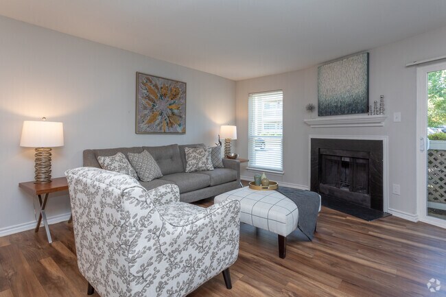 2BR, 2BA - 1,149 SF - Hampton Point