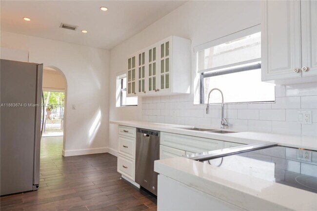 Foto del edificio - 5938 NE 5th Ave