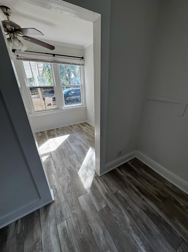 Foto del edificio - 315 N K St