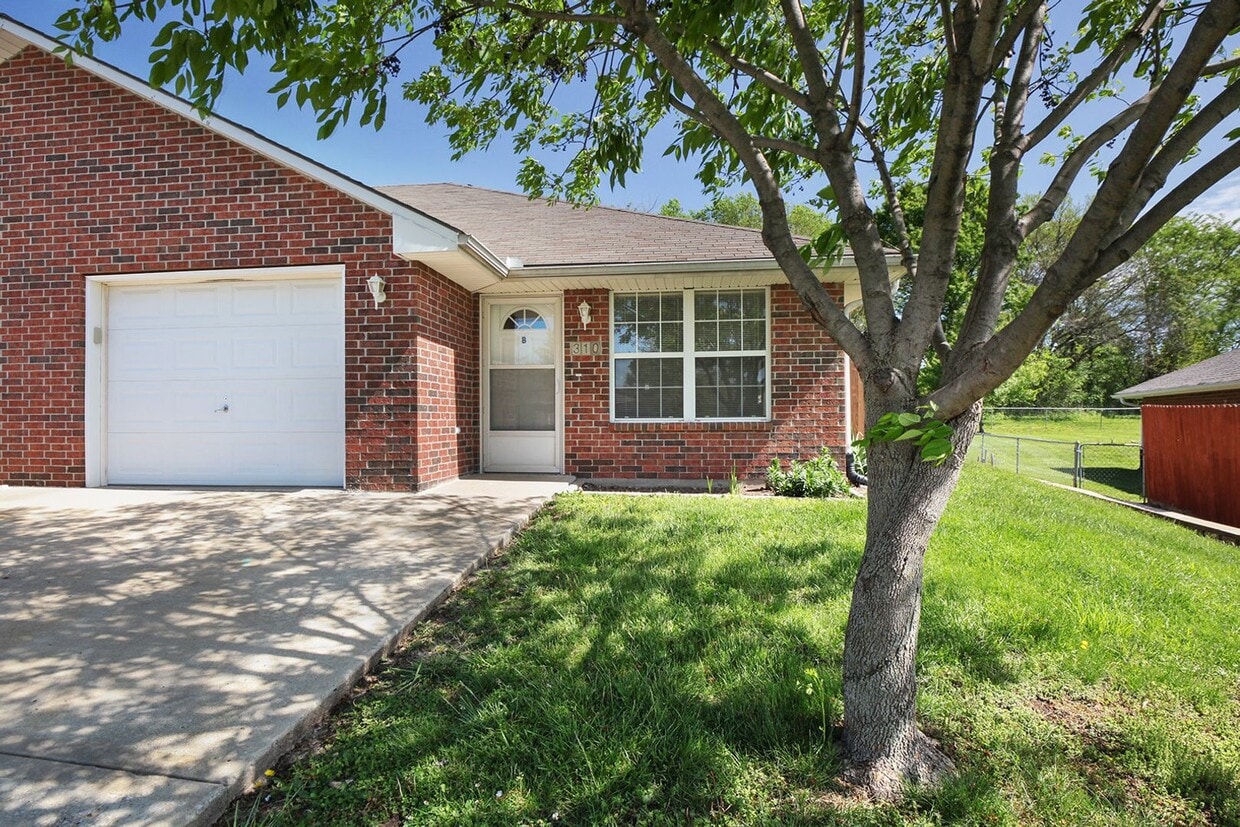 All Brick, all one level, all electric, 3... - All Brick, all one level, all electric,  3...