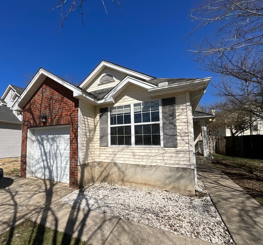 Primary Photo - Charming 3-Bed, 2-Bath Home in a Prime Loc...