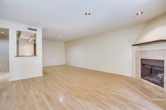 Foto del edificio - 4777 Cedar Springs Rd