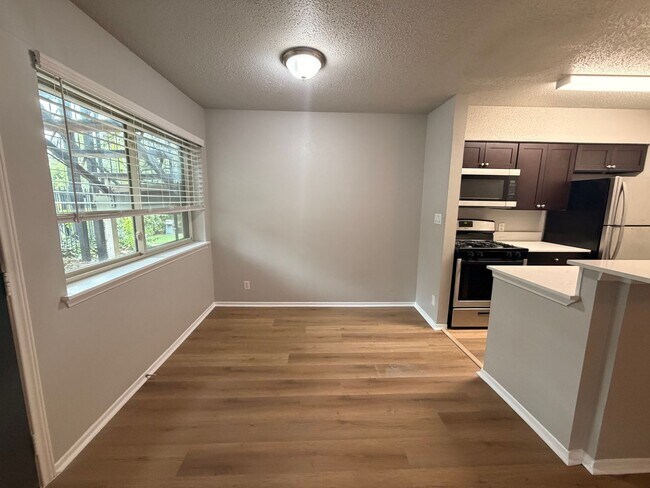 Foto del edificio - 1bed/1bath condo in 78704