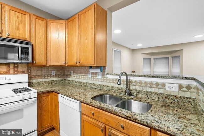 Foto del edificio - 2133 Bexley Dr