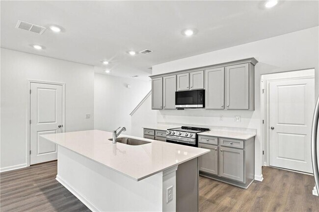 Building Photo - 877 Trace Ln