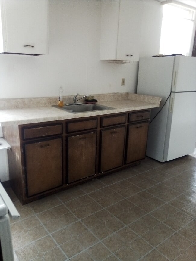 Building Photo - 153 Main St