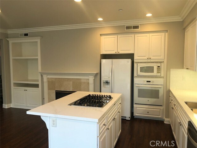 Building Photo - 5341 Rosecrest Dr