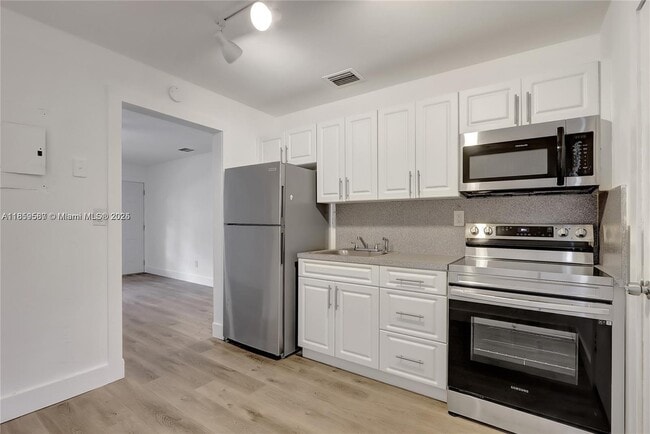 Foto del edificio - 2550 NW 68th St
