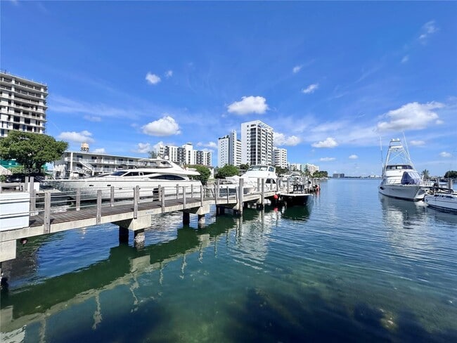 Building Photo - 7900 Harbor Island Dr