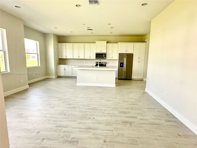 Photo - 5461 Empire Dr House