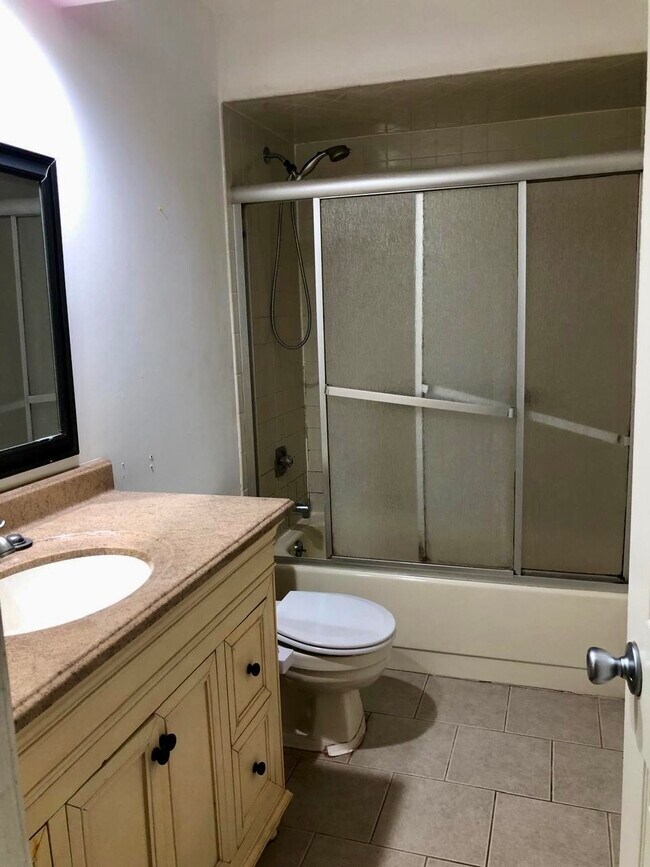 Foto del edificio - 404 Woodbridge Commons Way