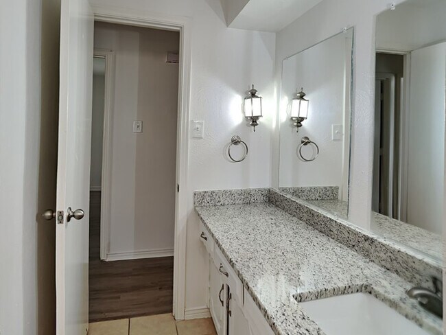 Foto del edificio - 134 Bailey Dr