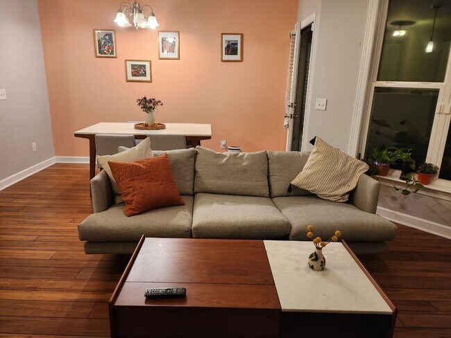 Foto del edificio - 2015 Fieldhouse Ave