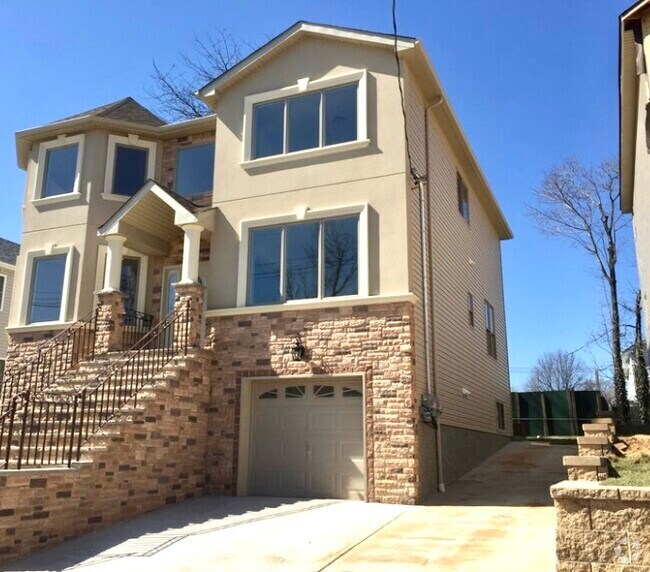 Apartments for Rent in 10307