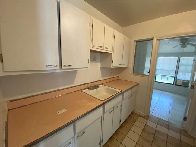 Foto del edificio - 21286 Coulton Ave