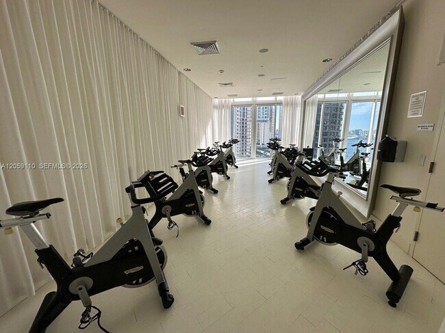 Foto del edificio - 485 Brickell Ave