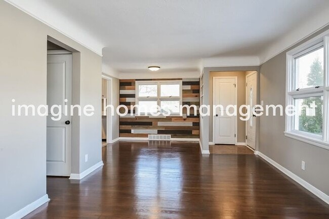 Building Photo - 32740 Parkway Dr