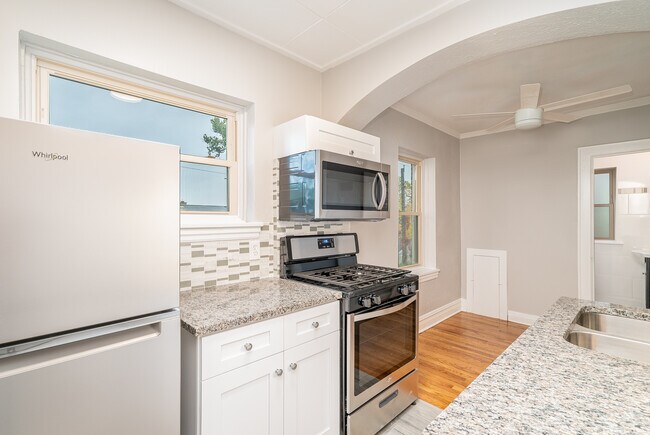 Foto del edificio - 428 N Park Blvd