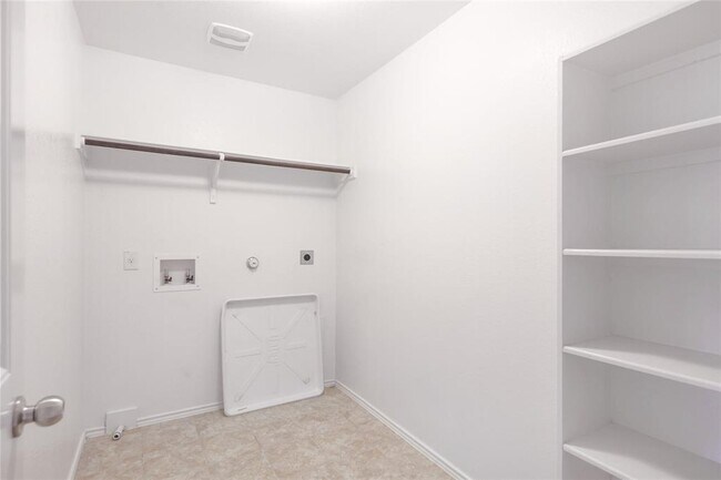 Building Photo - 10205 Gertrudis Lp