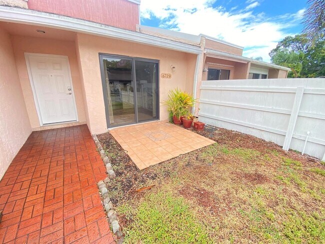Foto del edificio - 6729 NW 29th Way