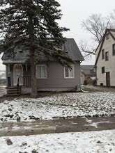 Building Photo - 12754 Mendota St