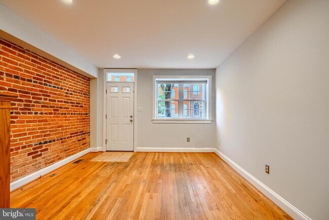 Foto del edificio - 1218 S Clinton St