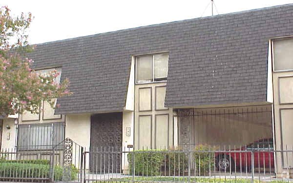 Foto del edificio - 240 E 21st St