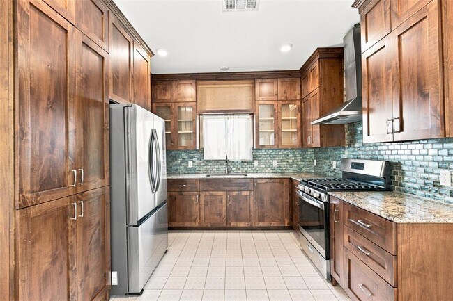 Building Photo - 600 Highland Ranch Way