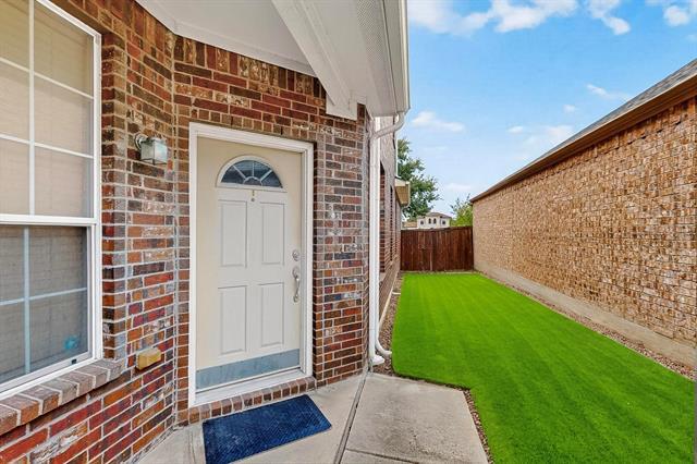 Foto del edificio - 6325 Cedar Falls Dr