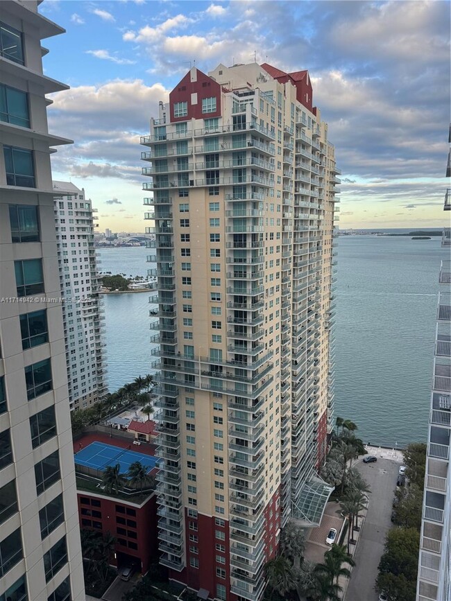 Foto del edificio - 1200 Brickell Bay Dr