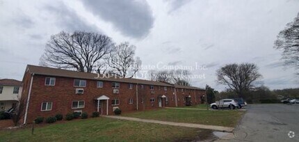 Building Photo - 725 Akron Dr